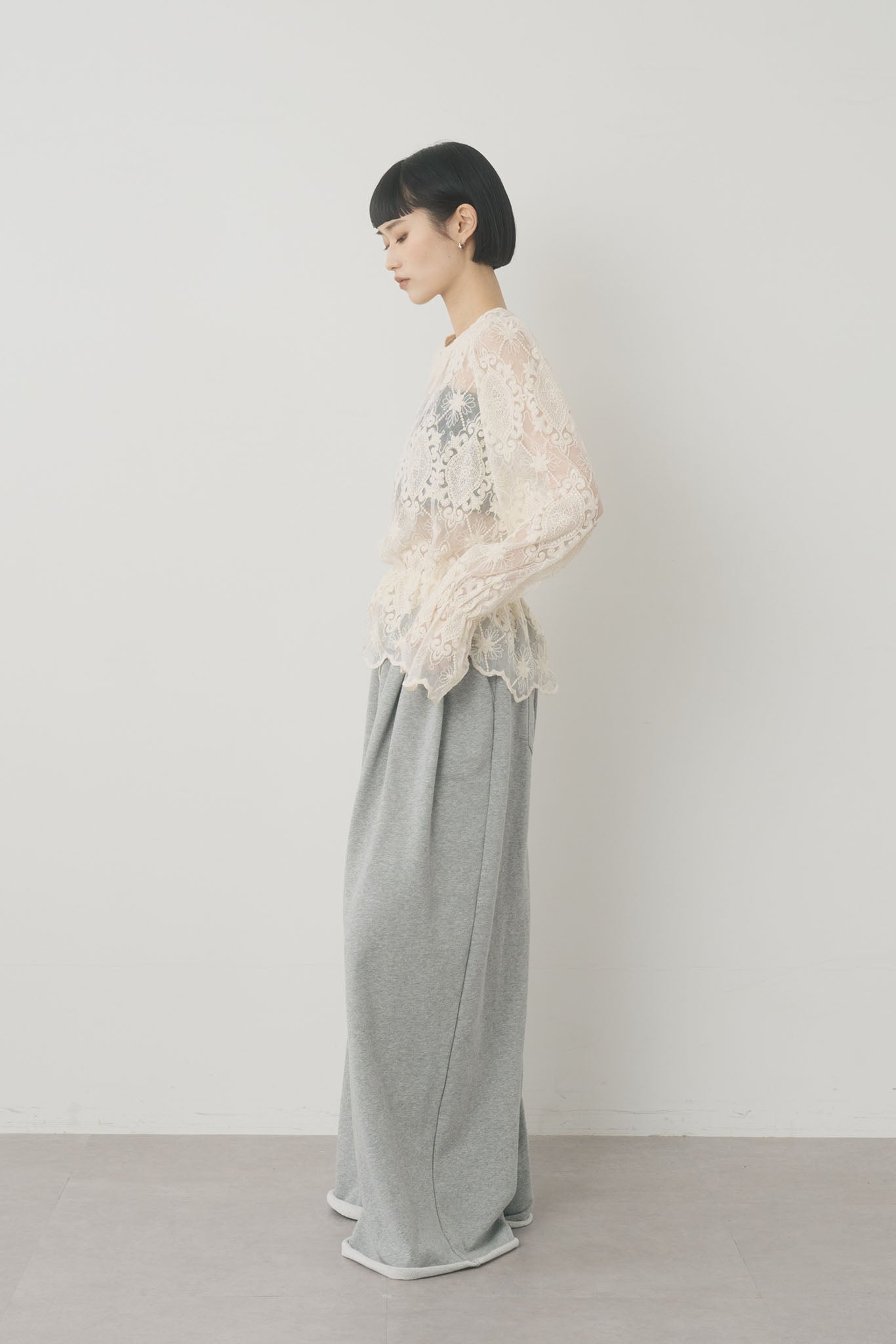 チュール刺繍プルオーバー