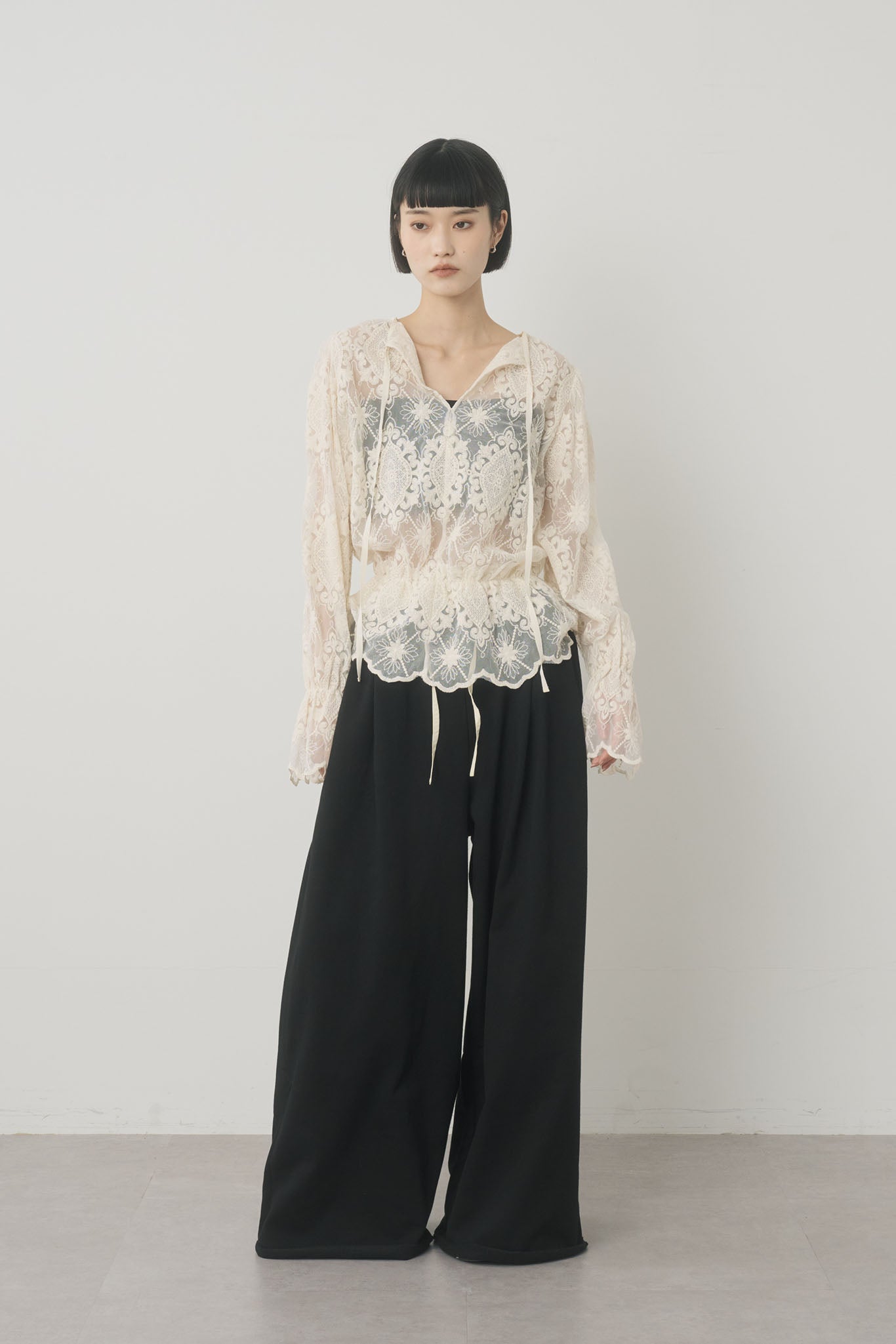 チュール刺繍プルオーバー