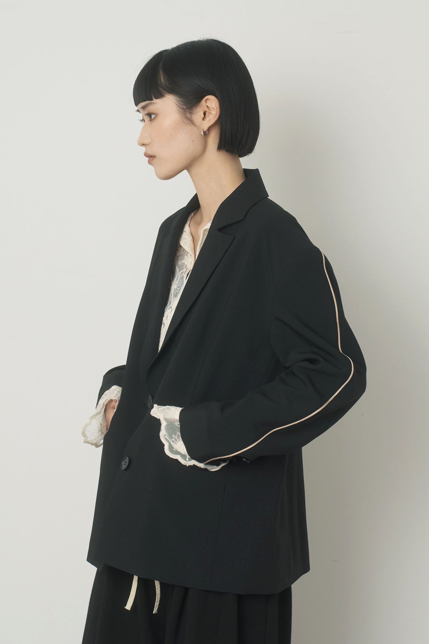 パイピングテーラードジャケット