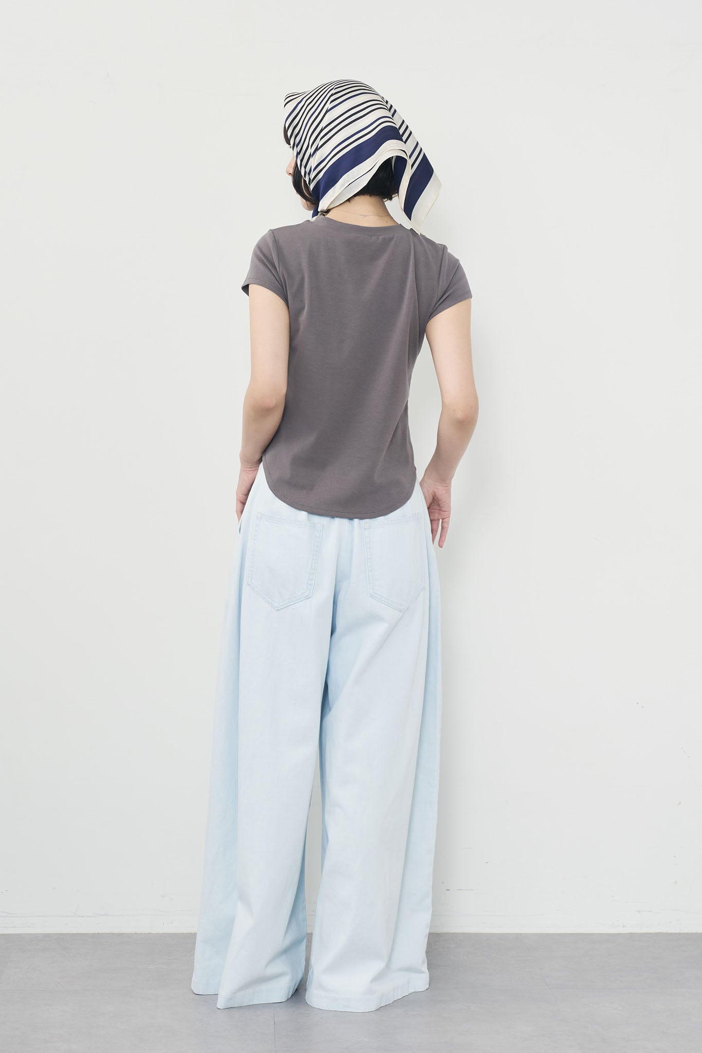 ワイドデニムタックパンツ