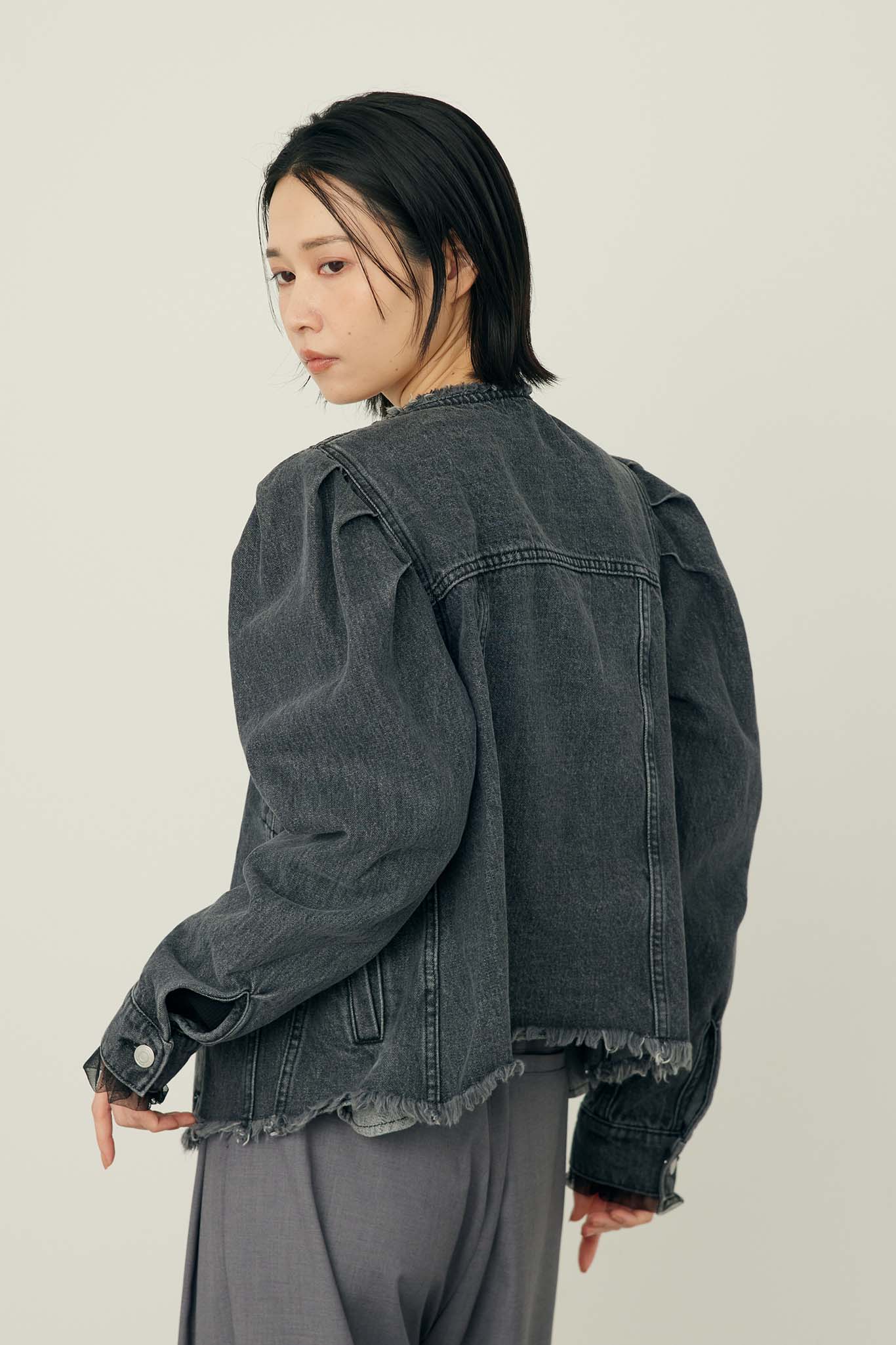 群言堂の、やわらかデニムジャケットです。 いつでも、どこでも大活躍の「やわらかデニム」