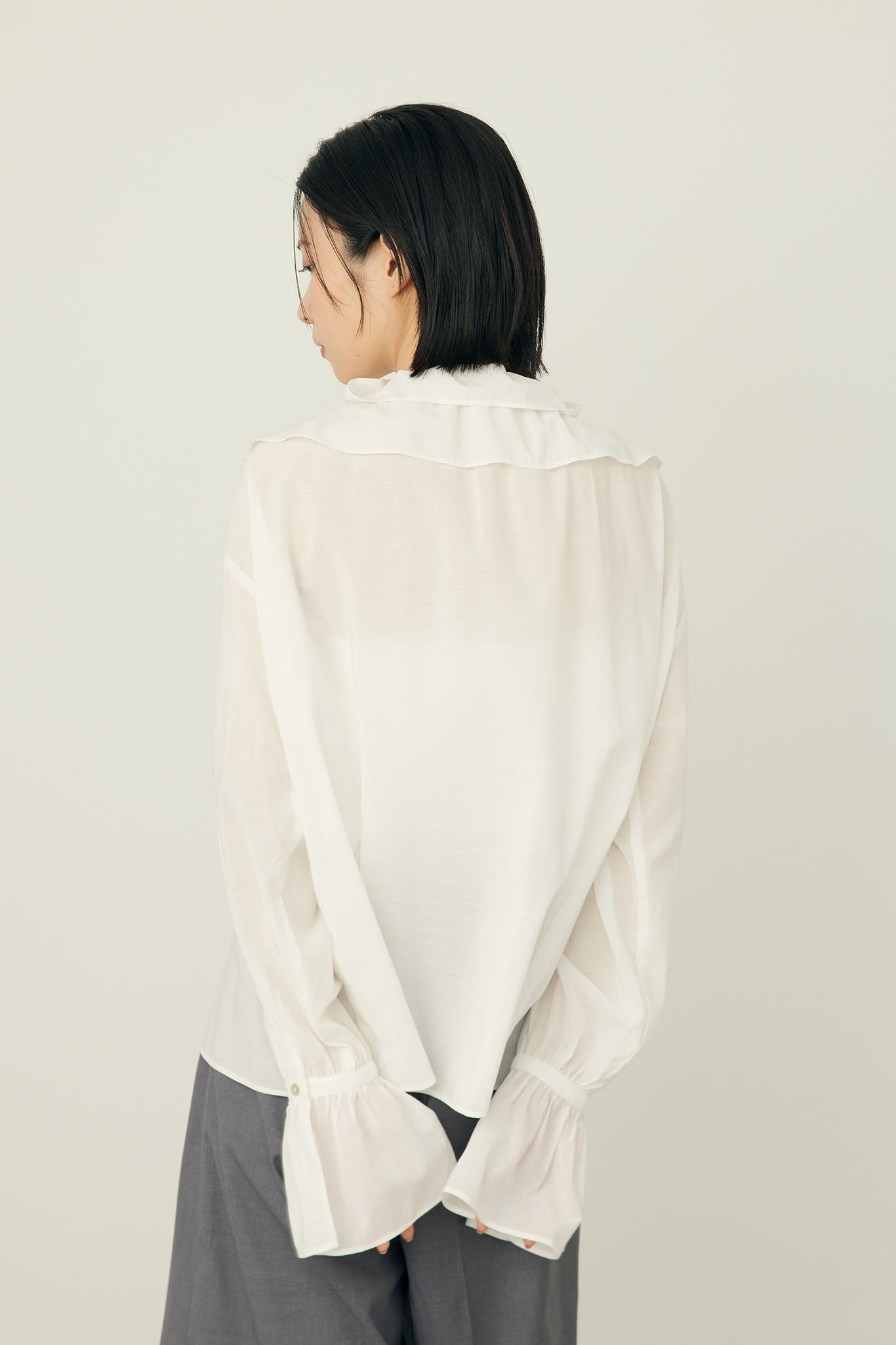 ラッフルシアブラウス