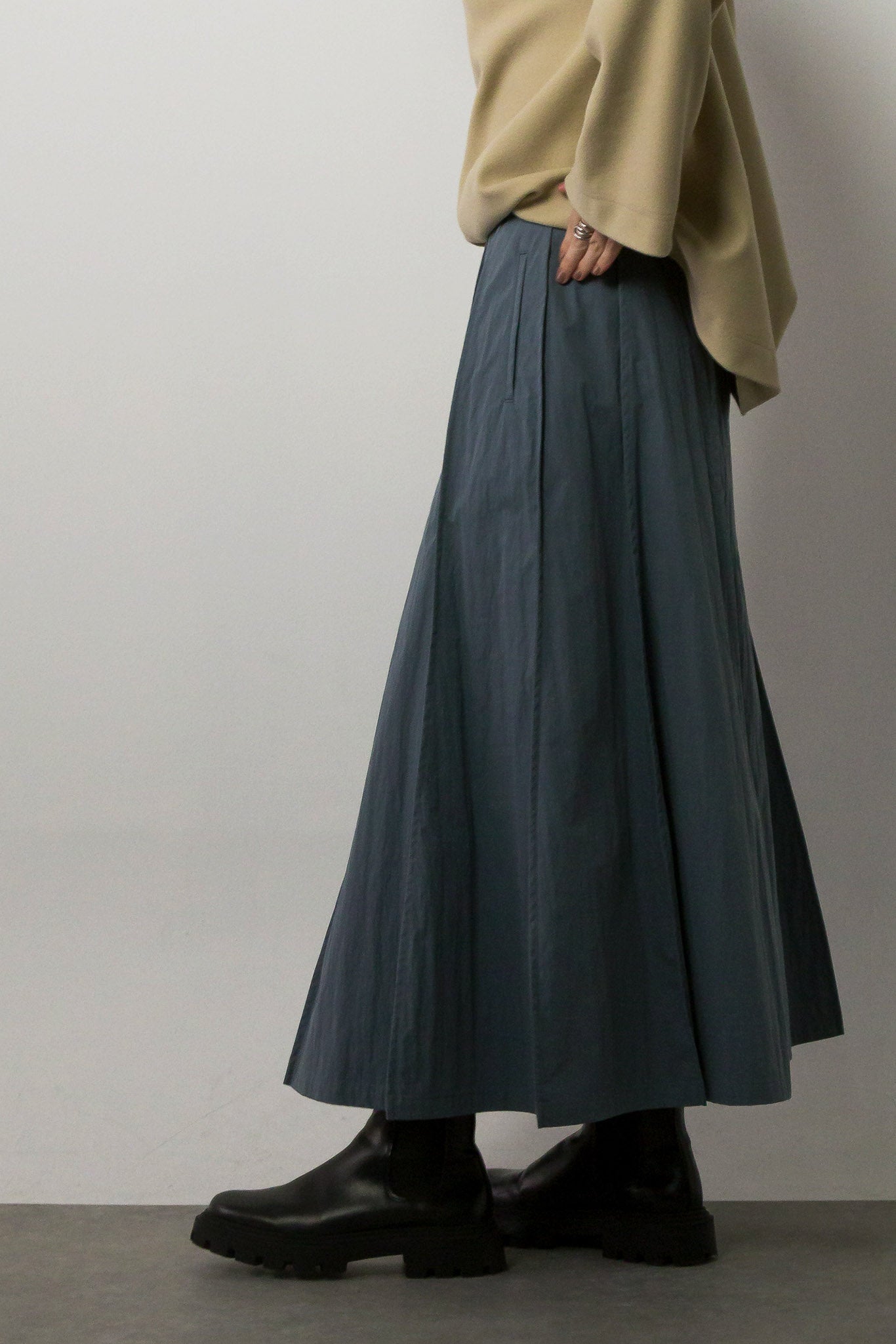 washer tuck seam skirt