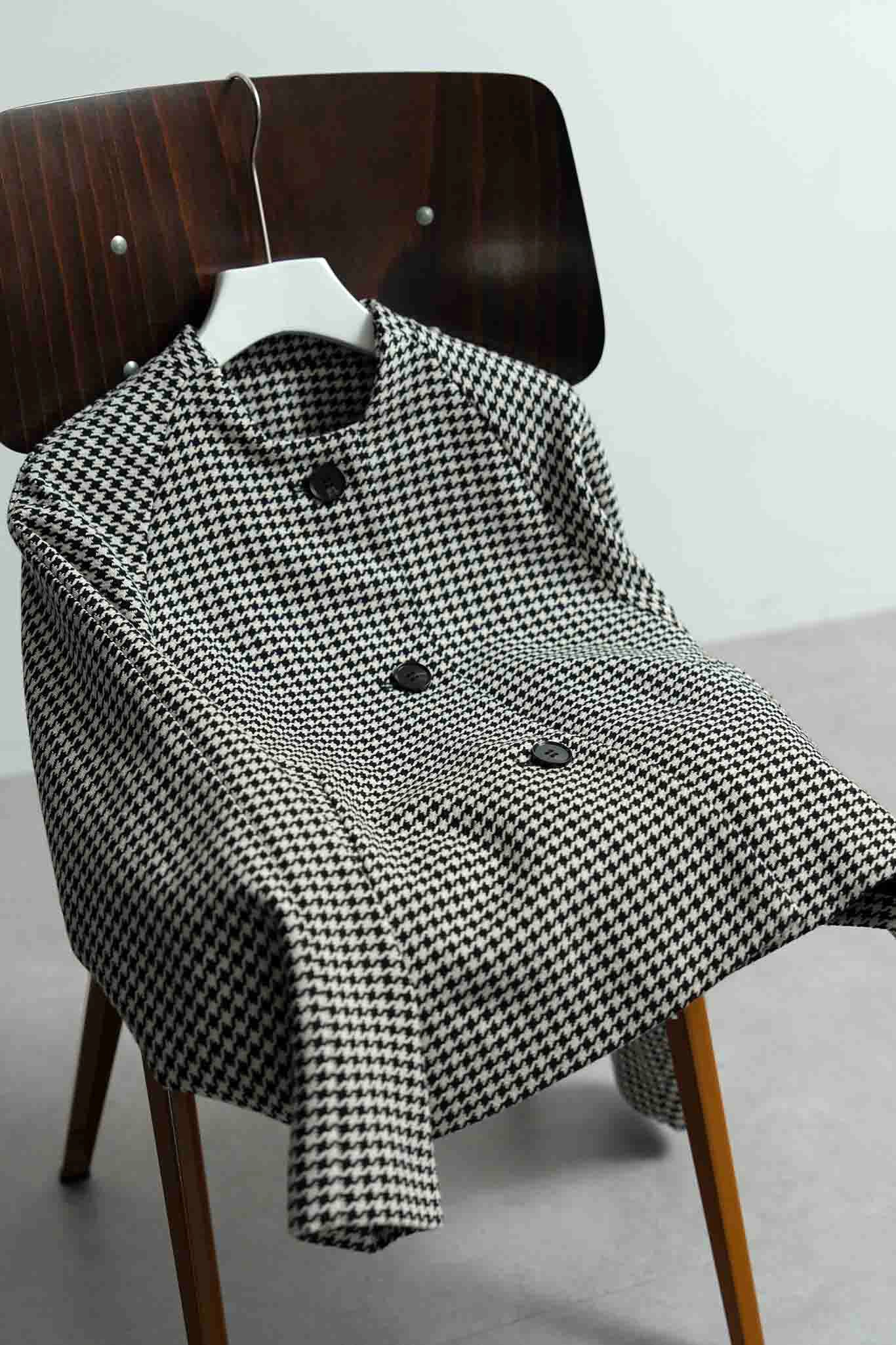 ノーカラーショートコート