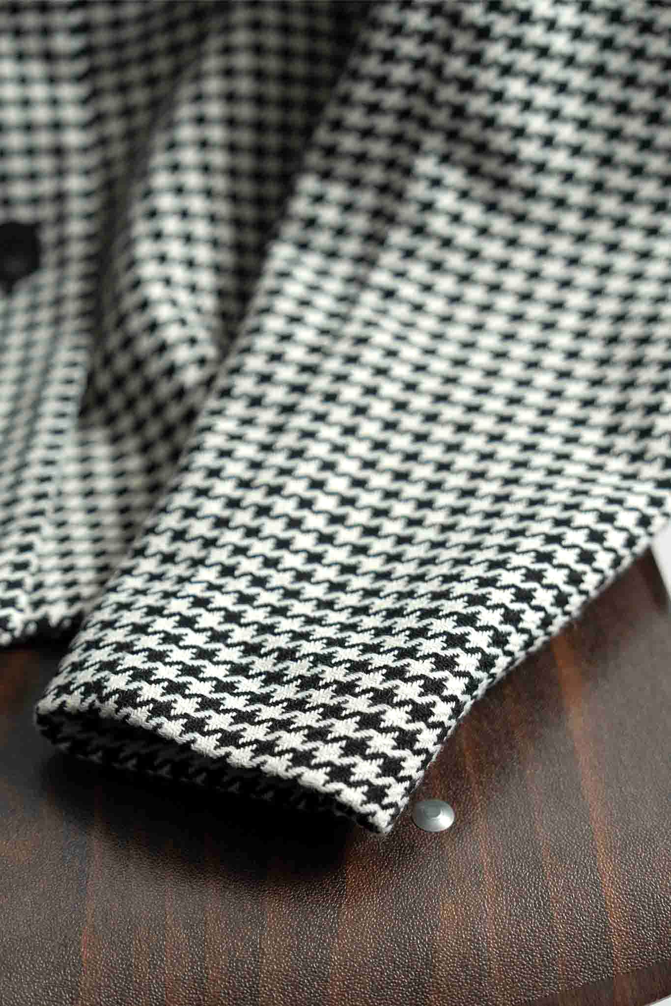 ノーカラーショートコート