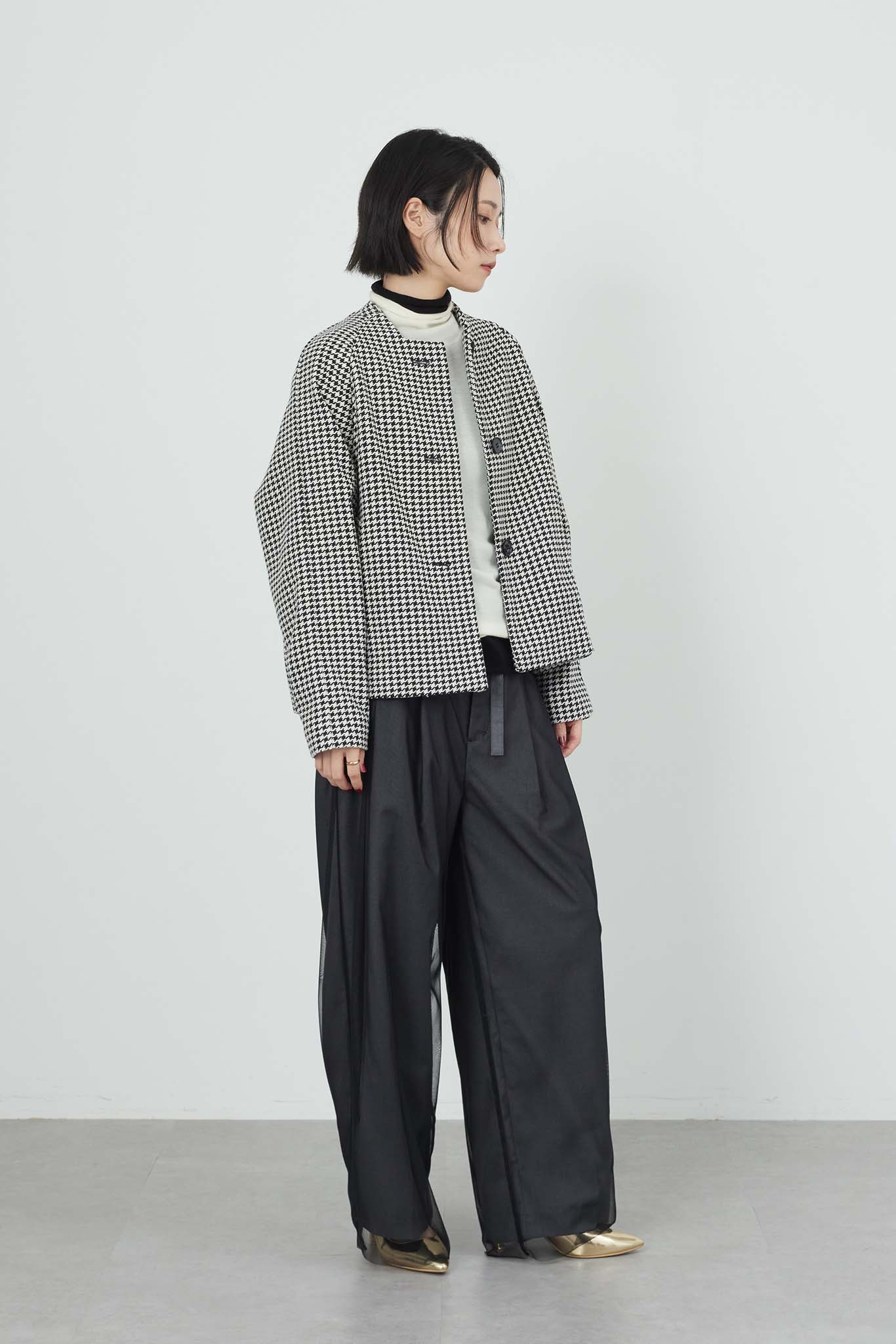 ノーカラーショートコート