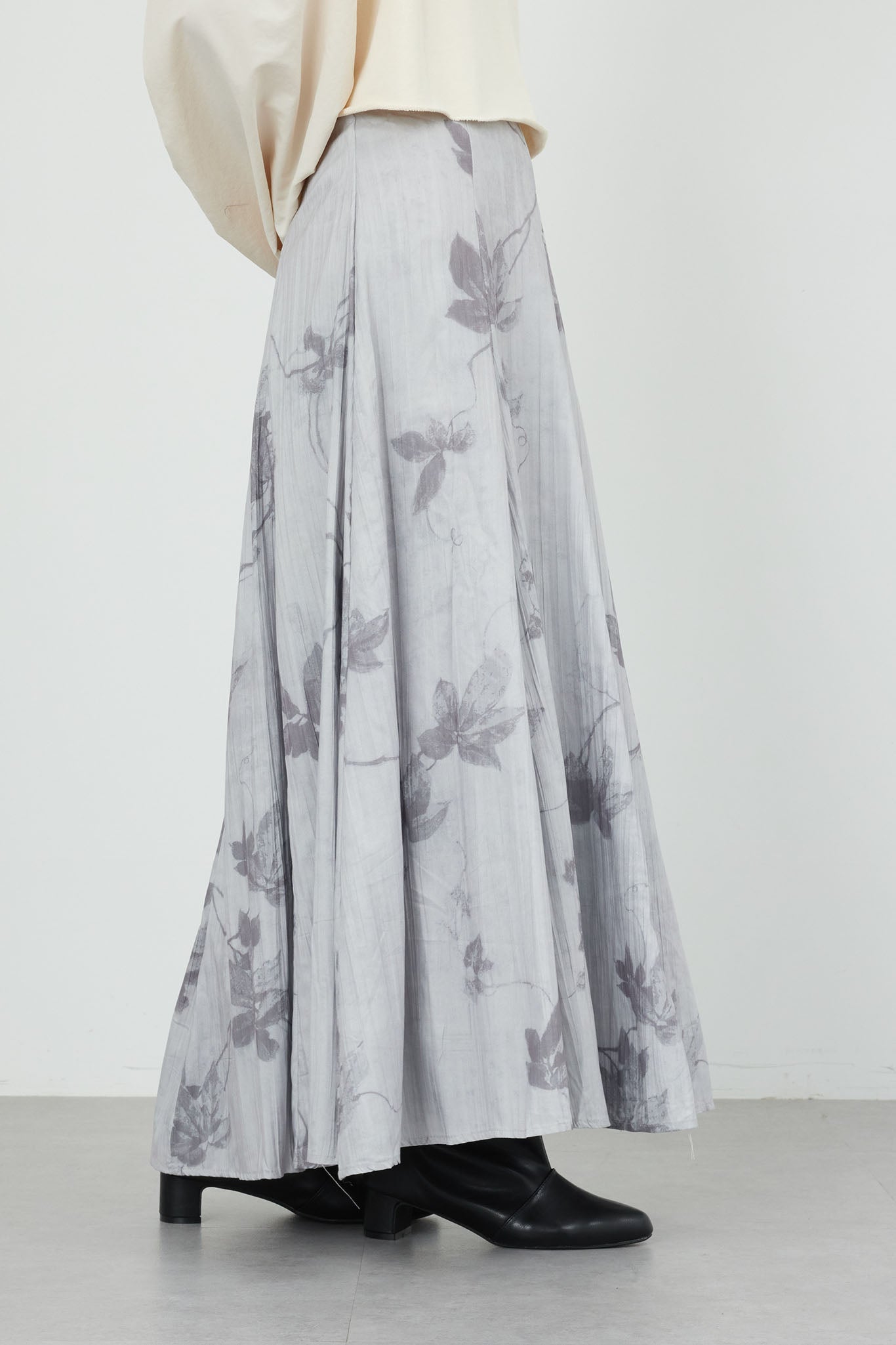 シャイニープリントスカート