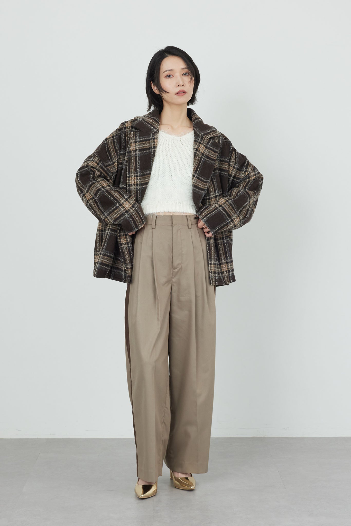 チェックピーコート