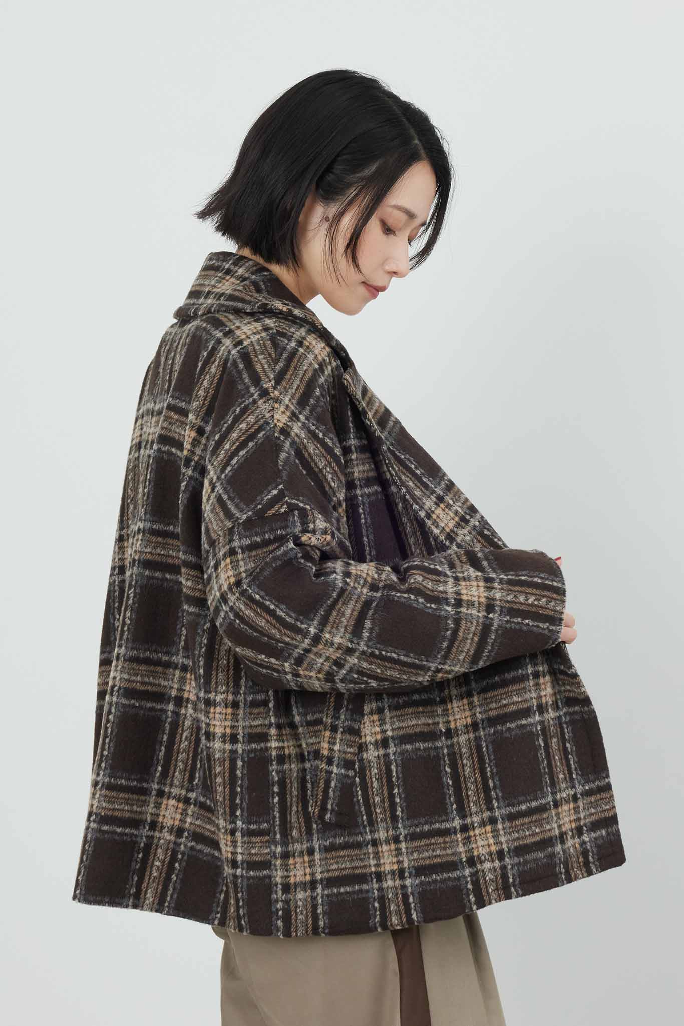 チェックピーコート