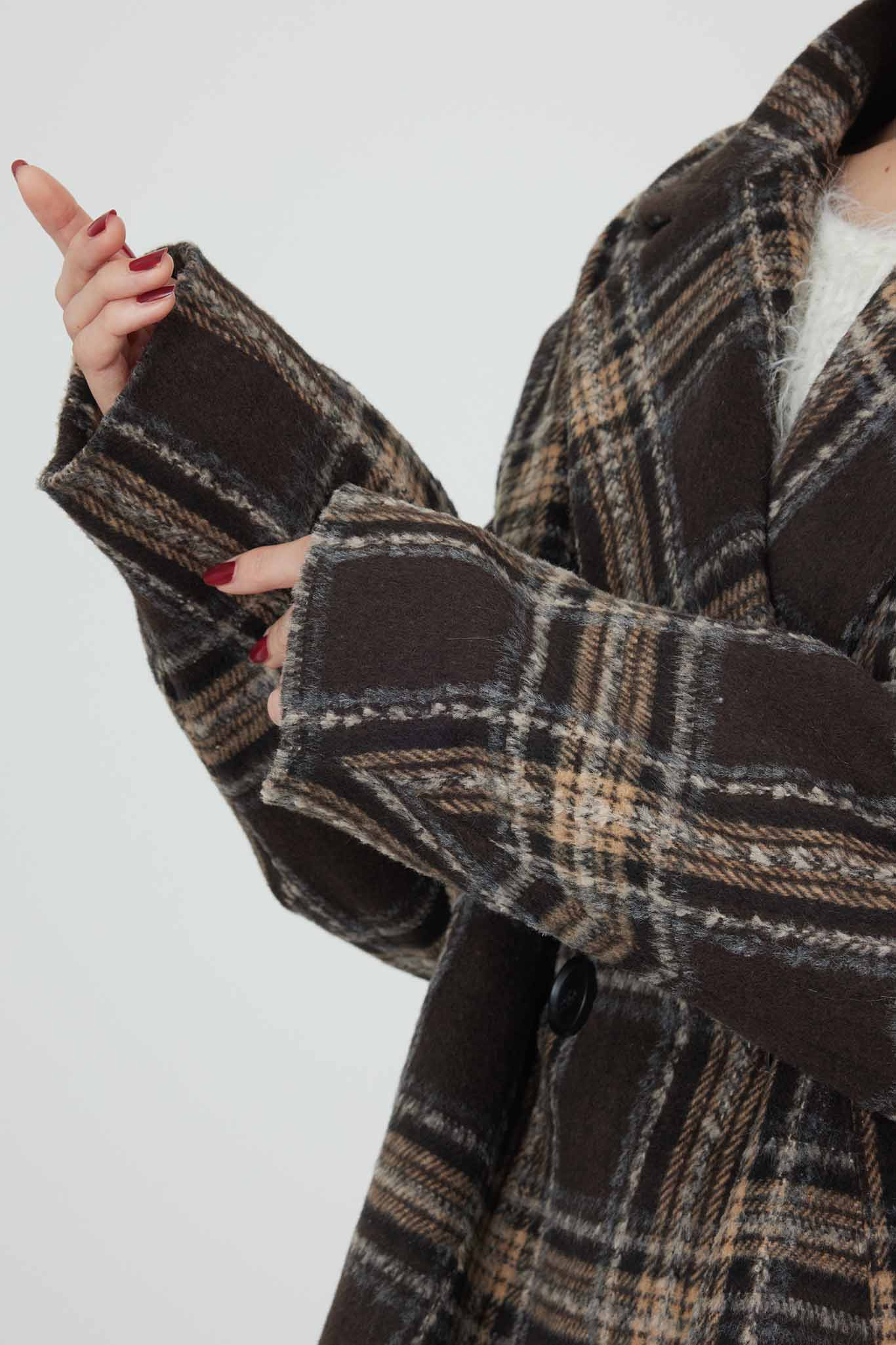 チェックピーコート