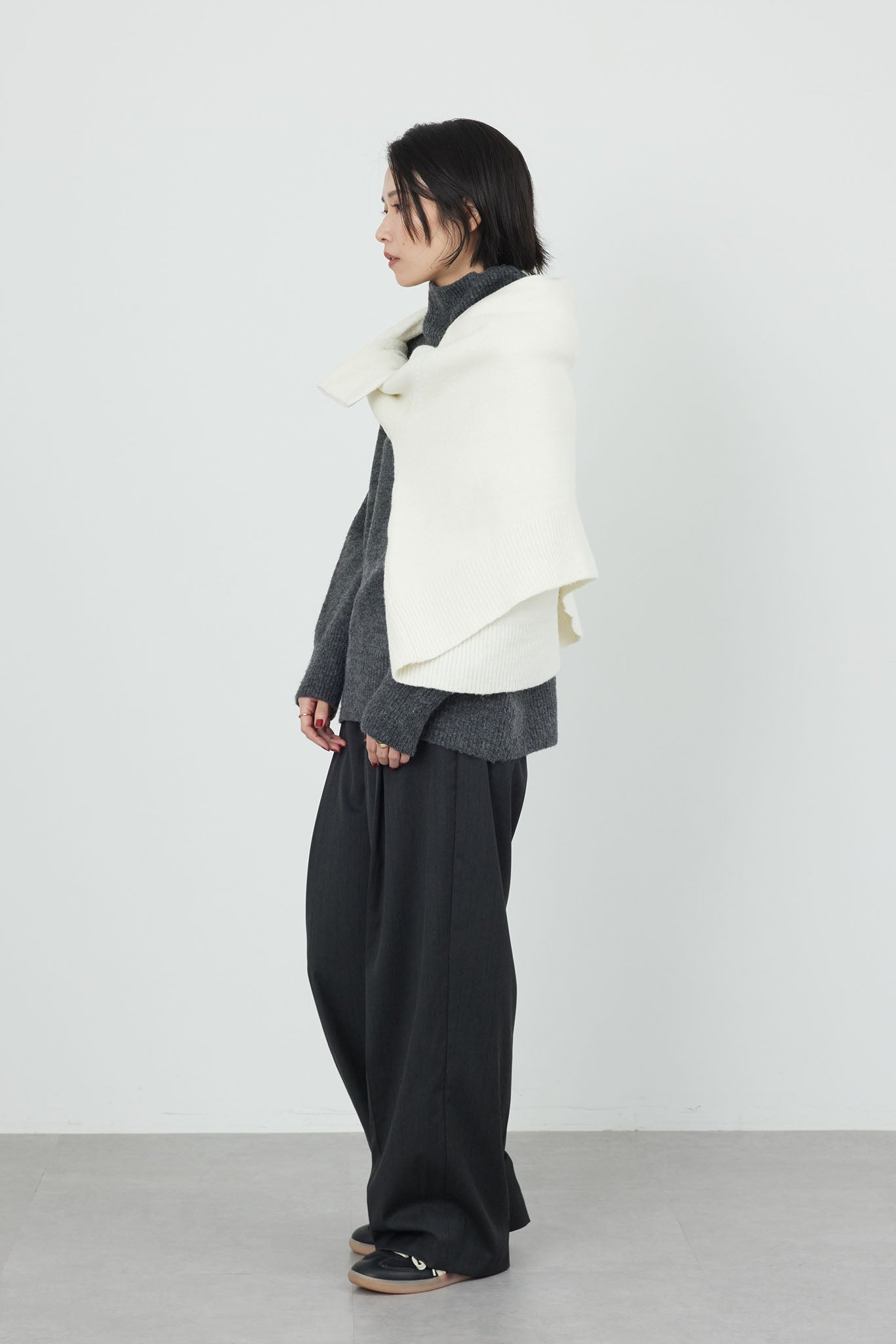 ハイネックモールヤーンニット